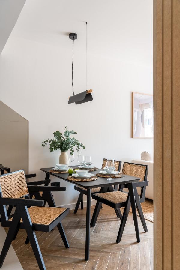 סביליה Magno Apartments Robles With Jacuzzi And Private Parking מראה חיצוני תמונה